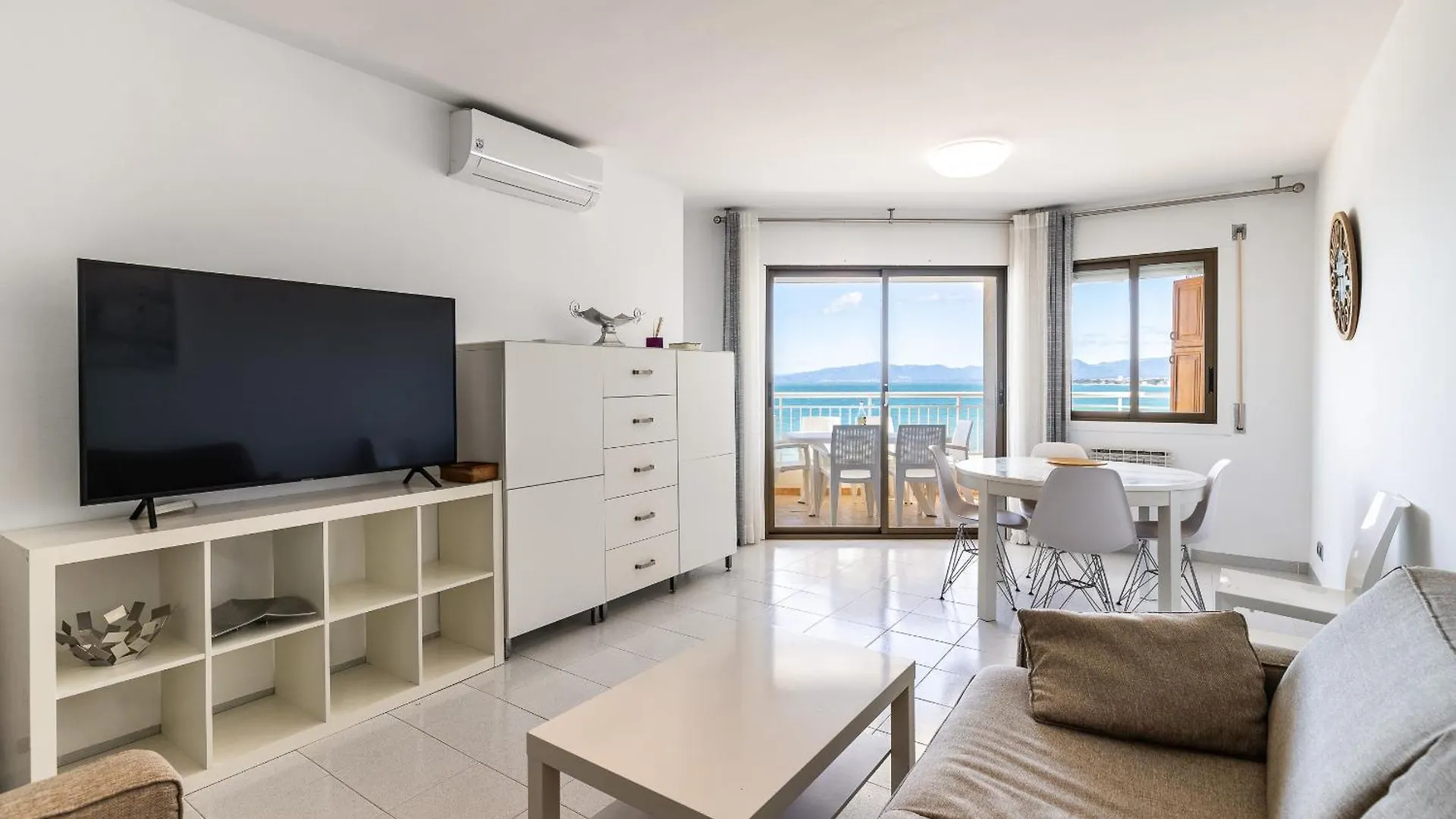 Uhc Santillana Family Complex Salou